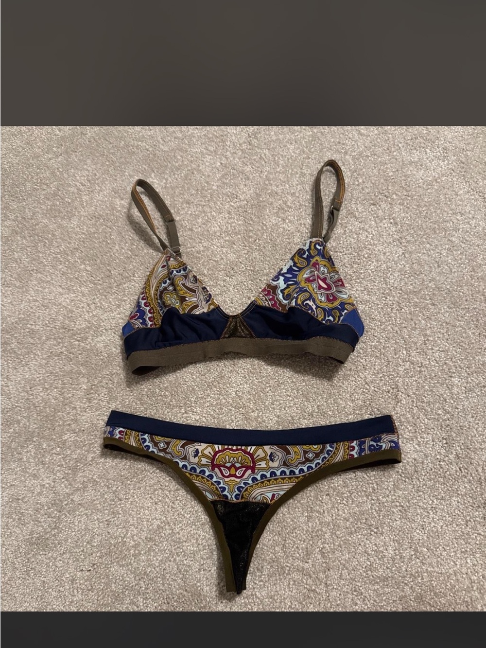 XiRENA Navy and Olive Paisley underwear and bra set medium